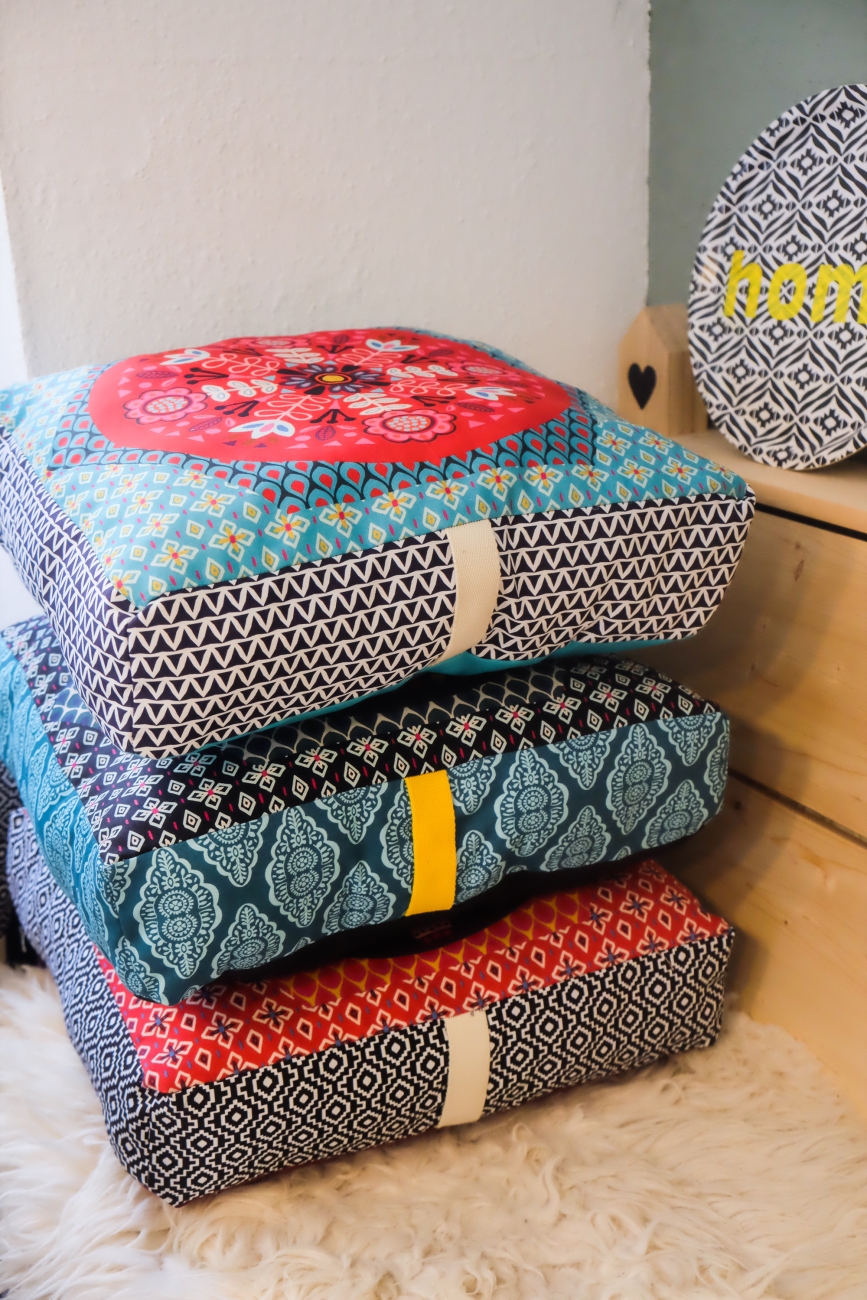 Canvas Swafing -  Pillow Party 2023 - Bunt/Schwarz - by Jolijou - Panel